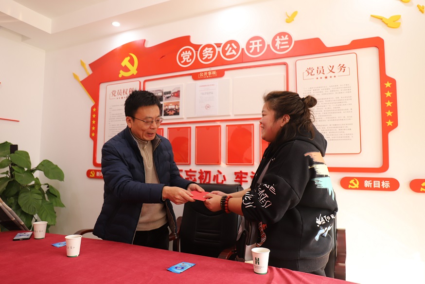 集團(tuán)公司副總經(jīng)理孫前元到華西安裝公司走訪慰問