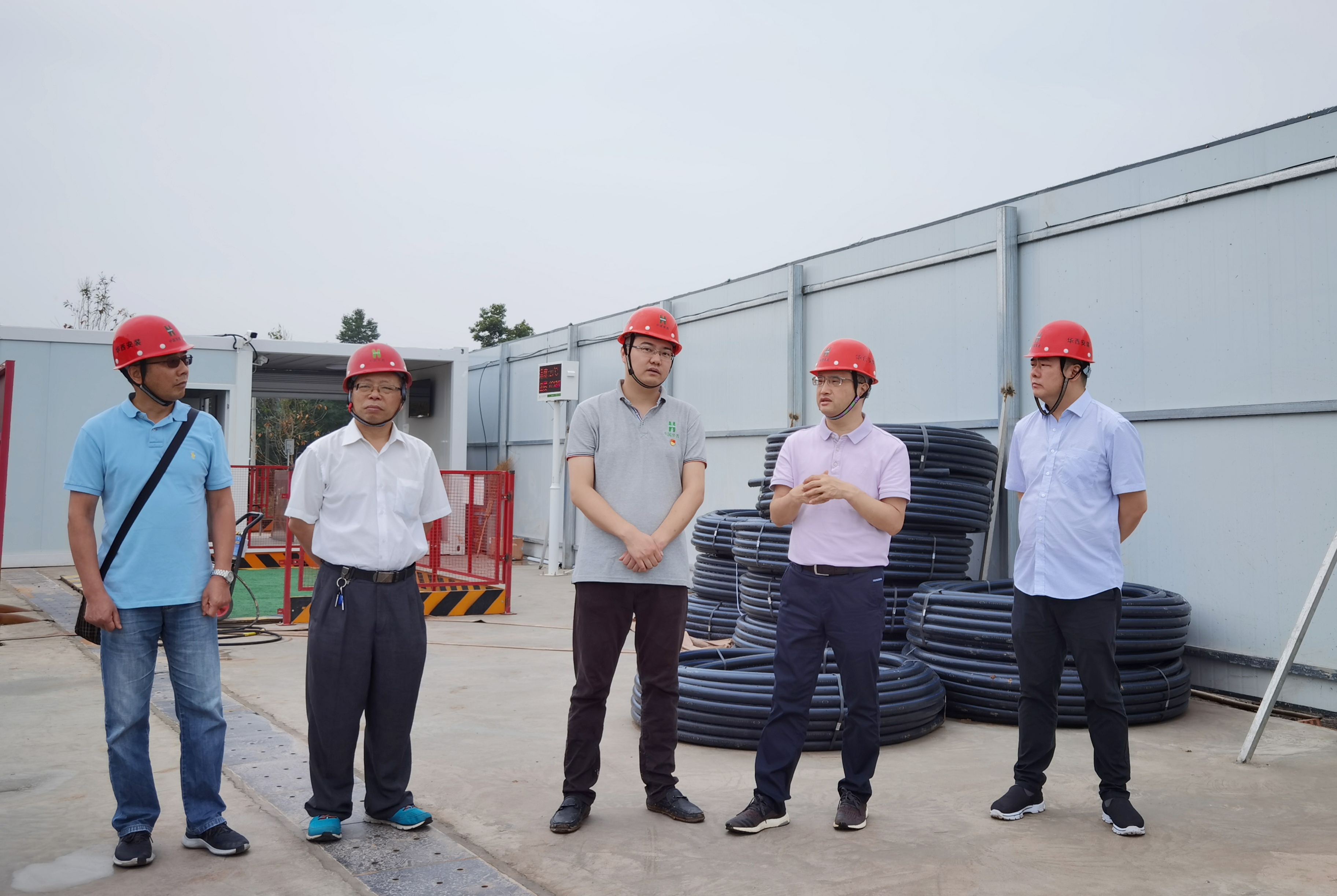 大力弘揚(yáng)偉大建黨精神 推動(dòng)項(xiàng)目管理提質(zhì)增效——公司黨委書(shū)記、執(zhí)行董事朱軍到草池項(xiàng)目、東來(lái)印象項(xiàng)目調(diào)研督導(dǎo)