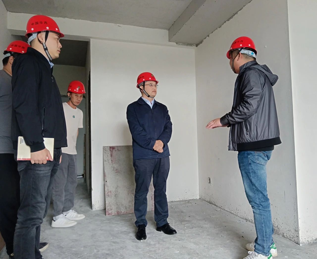 加壓奮進(jìn)勇比拼 全力沖刺保目標(biāo)——公司黨委書記、執(zhí)行董事朱軍赴基層一線督導(dǎo)