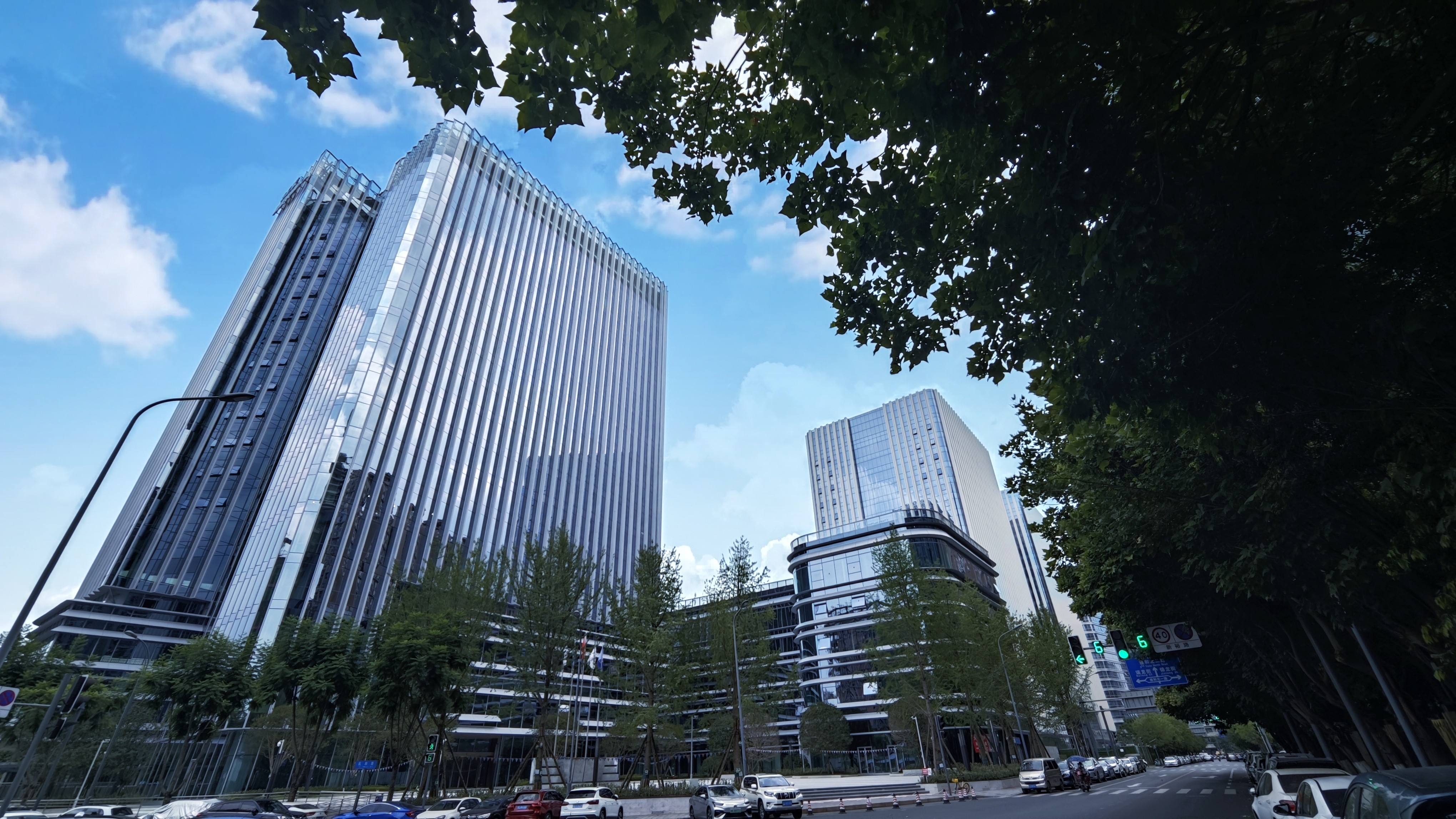 【這里是華安】臻于毫厘，琢物之美！川投信息產(chǎn)業(yè)總部基地項(xiàng)目品質(zhì)上 “新”！