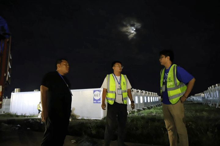 1662606159100400.gif 夜晚.gif