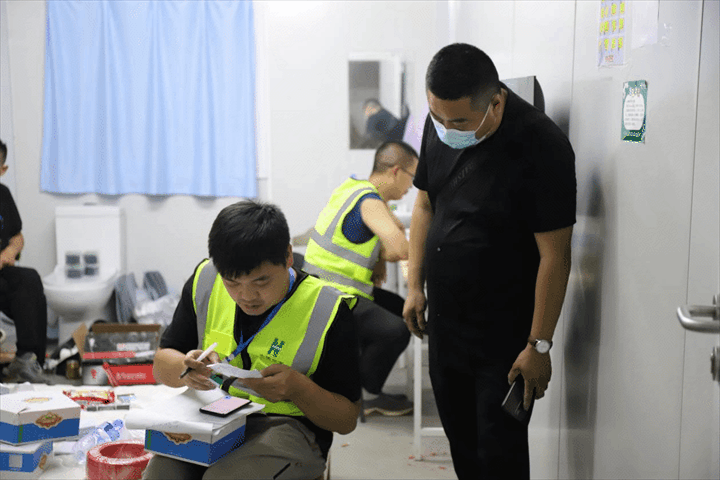 1662606175565637.gif 白天.gif