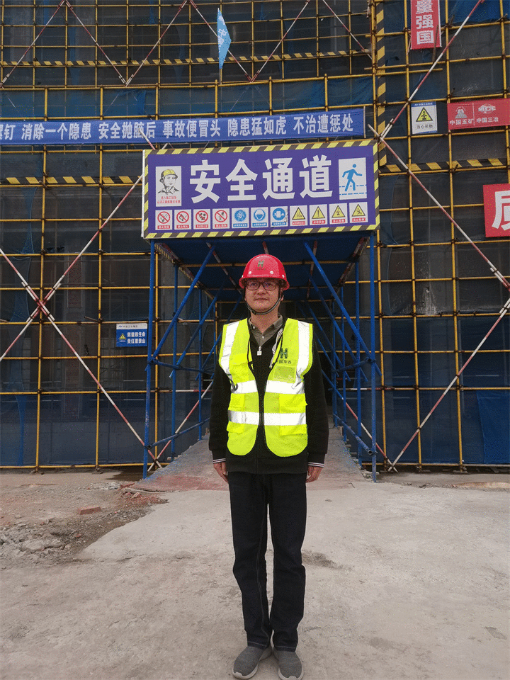 1669042641825663.gif 何泉江.gif