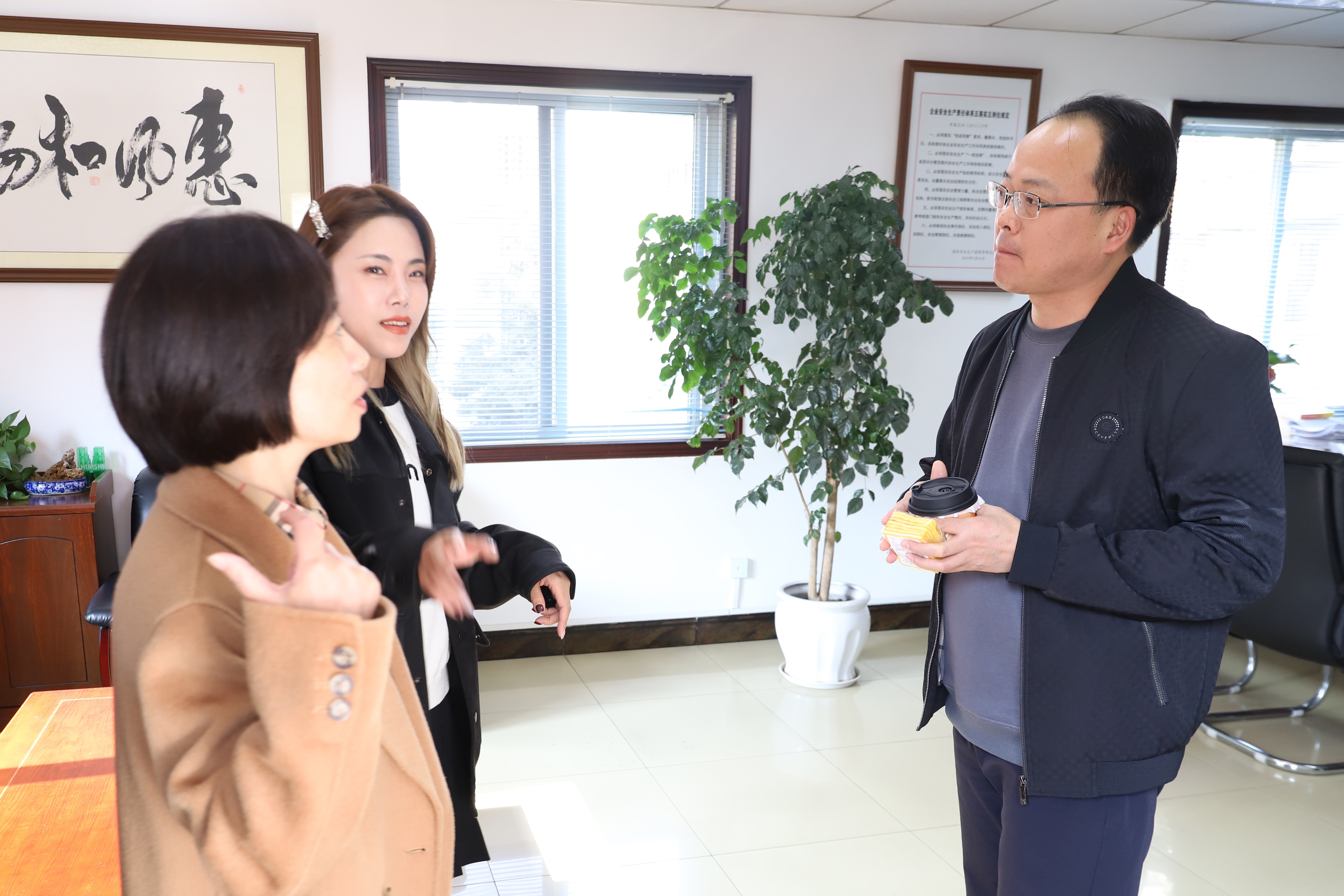 1700186877119155.jpg 1700186877119155.jpg