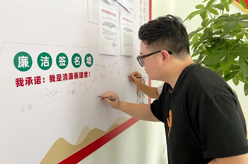 1701917550353109.png 1701917550353109.png