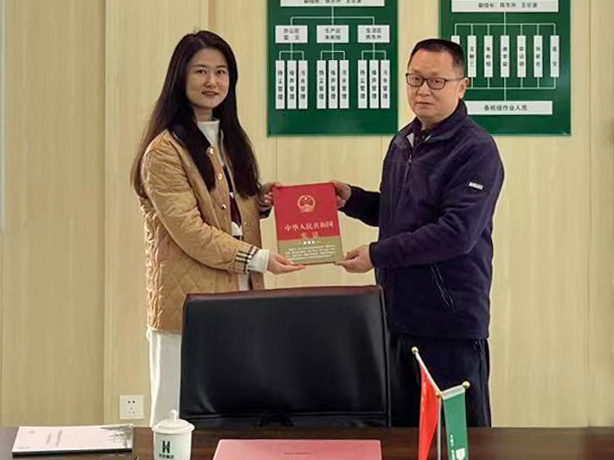 1701999260592311.jpg 1701999260592311.jpg